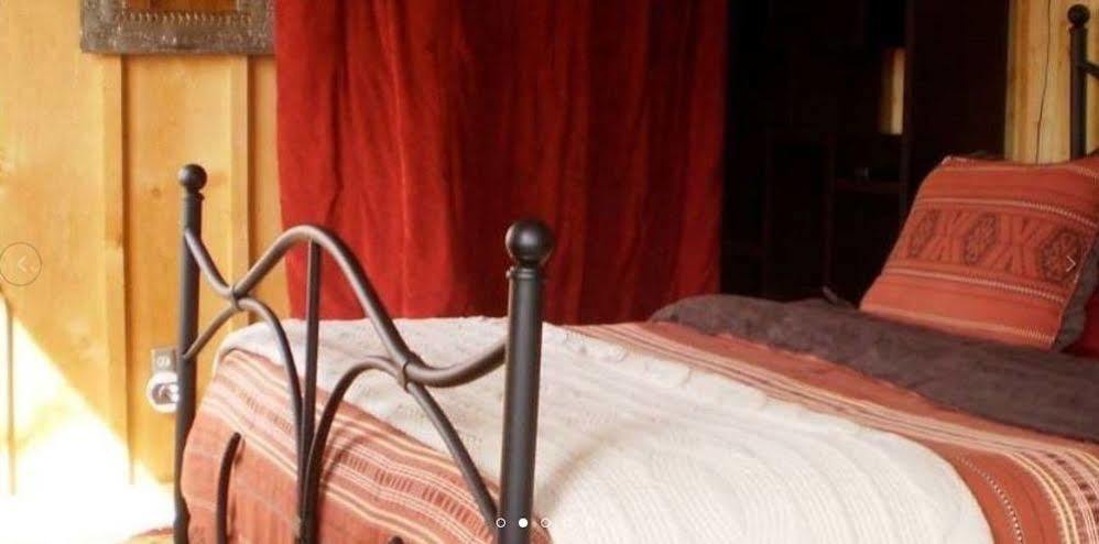 مبيت وإفطار فارمنغتون، كونيتيكت سلفر ريفر أدوبي إن المظهر الخارجي الصورة